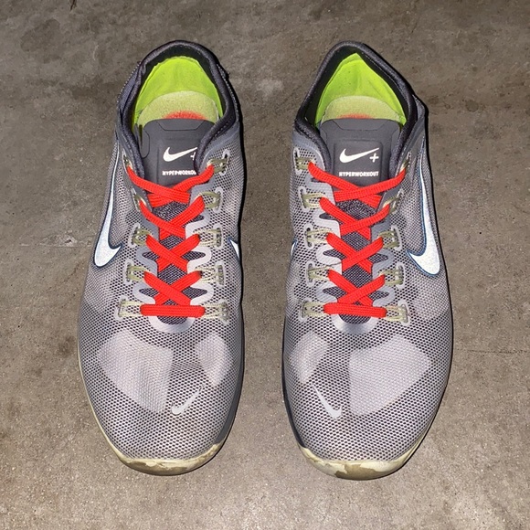 Nike Shoes - Nike Hyperworkout Sneaker Size 7